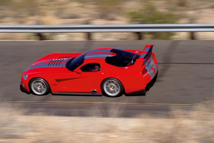  Dodge Viper GTS-R Concept 2000 года  (фото 4 из 10)
